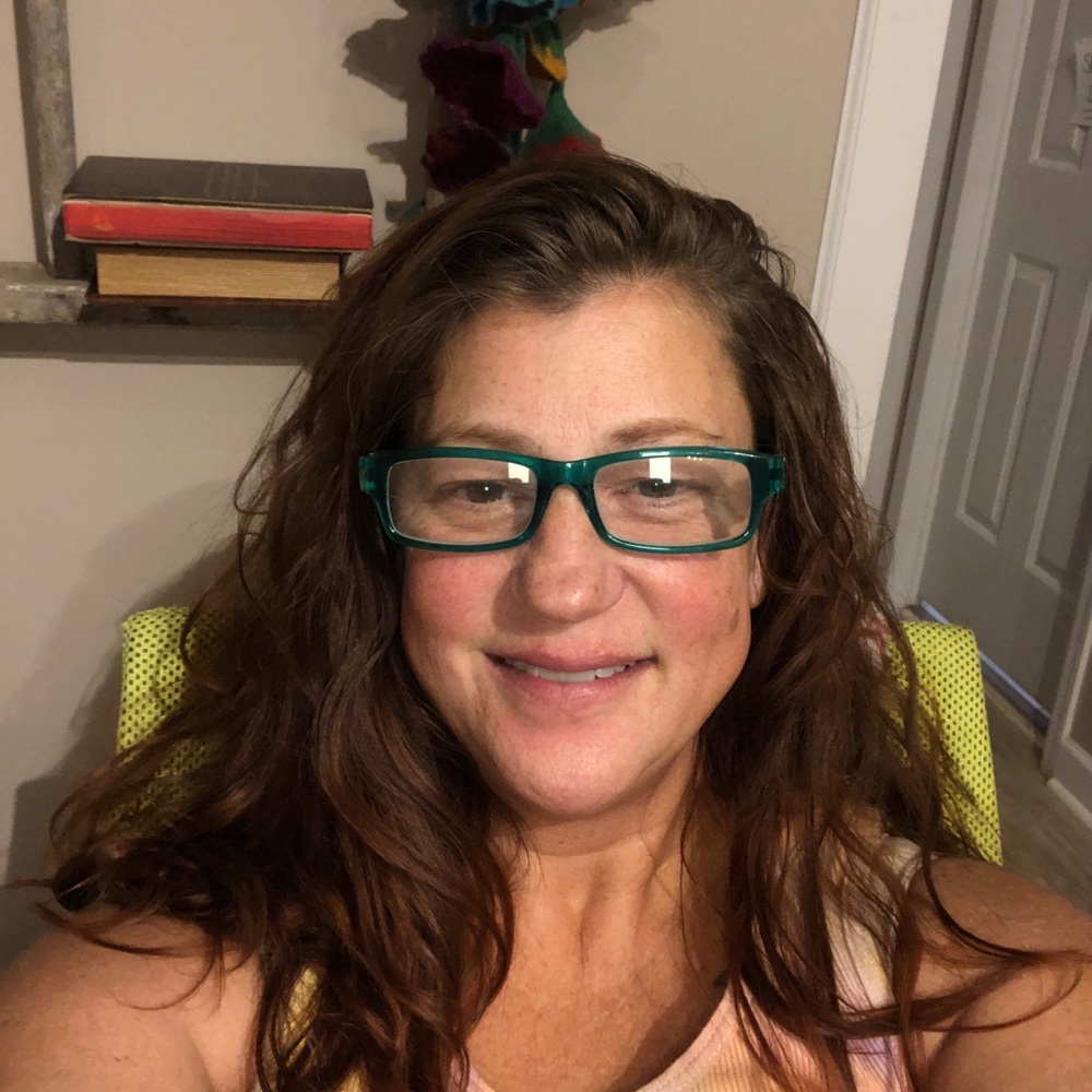 Meet your Posher, Elizabeth